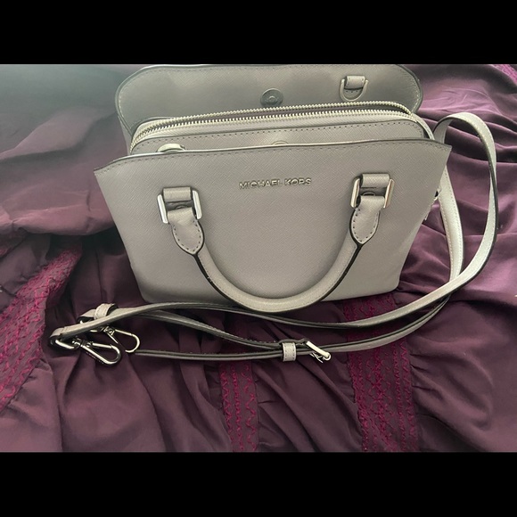 Michael Kors Saffiano leather Savvanh satchel *open to reasonable offers* - Picture 5 of 6
